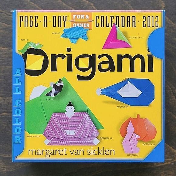 NWT Origami page-a-day 2012 calendar - Picture 6 of 11